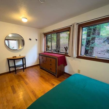Little House In The Redwoods With A Hot Tub! Apartment Garberville Ngoại thất bức ảnh